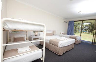 Island Palms Motor Inn - Accommodation Batemans Bay 2