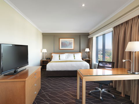 Holiday Inn Sydney Airport - Accommodation Batemans Bay 1
