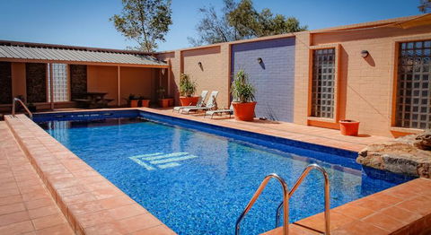 Desert Cave Hotel - Accommodation Batemans Bay 0