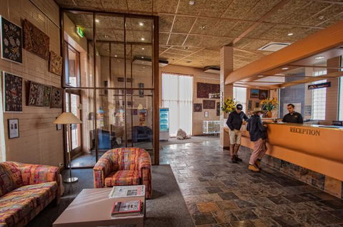 Desert Cave Hotel - Accommodation Batemans Bay 4