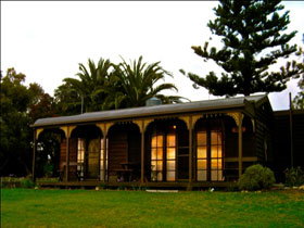 Sunset Cottage - Accommodation Batemans Bay 0