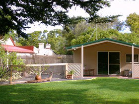 Shiralea Country Cottage - Accommodation Batemans Bay 0