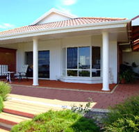 Close Encounters Bed and Breakfast - Accommodation Batemans Bay