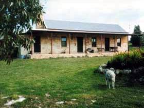 Mt Dutton Bay Woolshed Heritage Cottage - Accommodation Batemans Bay 0