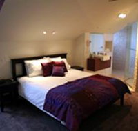 Merlot  Verdelho - Accommodation Batemans Bay