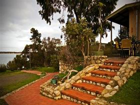 Ulonga Lodge - Accommodation Batemans Bay 0