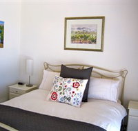 ArtWine Cottages - Accommodation Batemans Bay