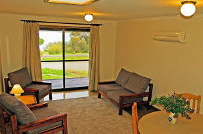 Ulonga Lodge - Accommodation Batemans Bay 3
