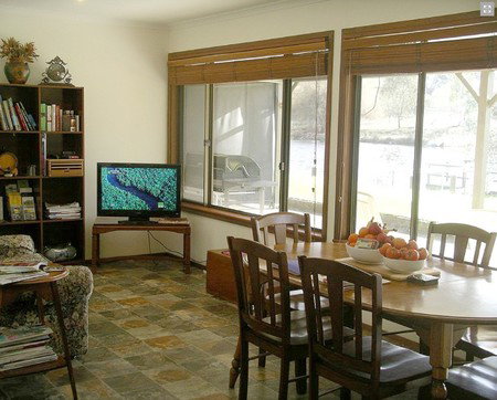 Jandas Lake View - Accommodation Batemans Bay 4