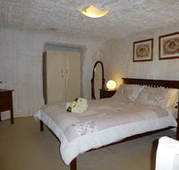 Underground Bed and Breakfast - Accommodation Batemans Bay