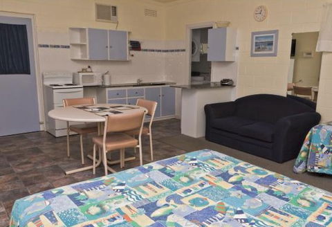 Modra's Apartments Tumby Bay - Accommodation Batemans Bay 5
