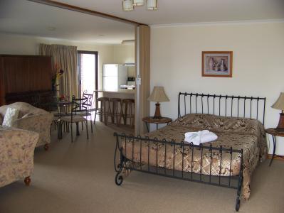 Anchorage At Victor Harbor Seafront Hotel - Accommodation Batemans Bay 2