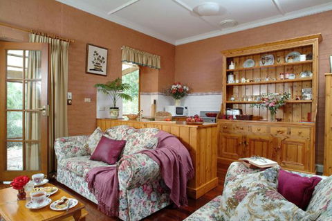 Amanda's Cottage 1899 - Accommodation Batemans Bay 4
