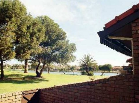 Lake Shore Apartment - Accommodation Batemans Bay 0