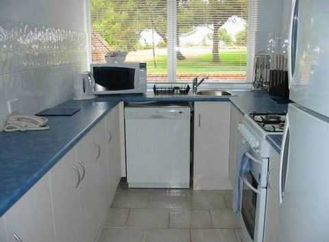 Lake Shore Apartment - Accommodation Batemans Bay 3