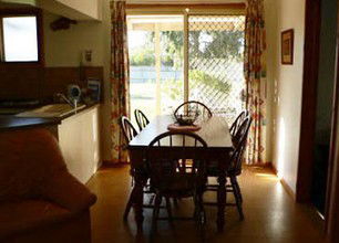 Swayne's Cottage - Accommodation Batemans Bay 4
