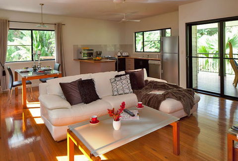 Misty Mountains Tropical Rainforest Romantic Retreat - Accommodation Batemans Bay 0