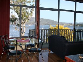 Driftwood Cottages - Beach House - Accommodation Batemans Bay 0