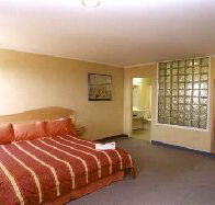 Lighthouse Hotel - Accommodation Batemans Bay