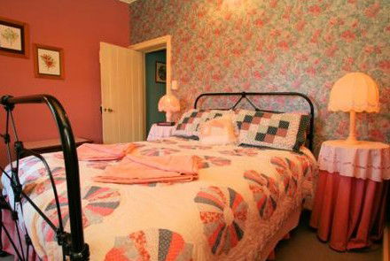 Wilmot Arms Inn - Accommodation Batemans Bay 1