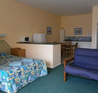 Penguin Holiday Apartments - Accommodation Batemans Bay