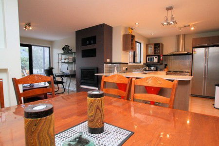 Oakley Place Townhouse - Tasmanian Short Stays - Accommodation Batemans Bay 1