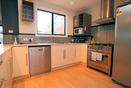 Oakley Place Townhouse - Tasmanian Short Stays - Accommodation Batemans Bay 3