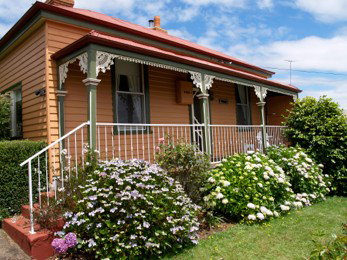 Kenya Cottage - Accommodation Batemans Bay 1