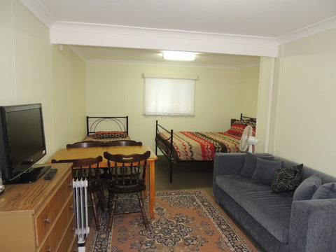 A Paradise Bungalow Waterfront - Accommodation Batemans Bay 4