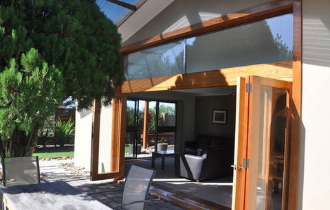 Beachfront House - Accommodation Batemans Bay 4