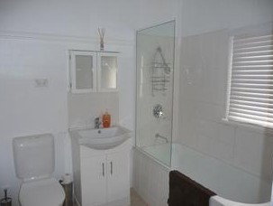 Hill Crest House - Accommodation Batemans Bay 1