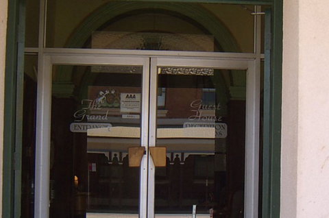 The Grand Guesthouse - Accommodation Batemans Bay 2