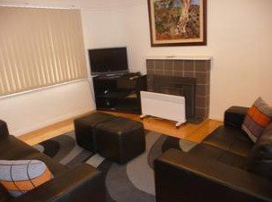 Townhouse Five - Accommodation Batemans Bay 0