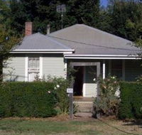 Honeysuckle Cottage Jingellic - Accommodation Batemans Bay