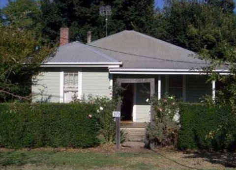 Honeysuckle Cottage Jingellic - Accommodation Batemans Bay 0