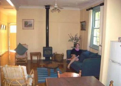 Honeysuckle Cottage Jingellic - Accommodation Batemans Bay 3