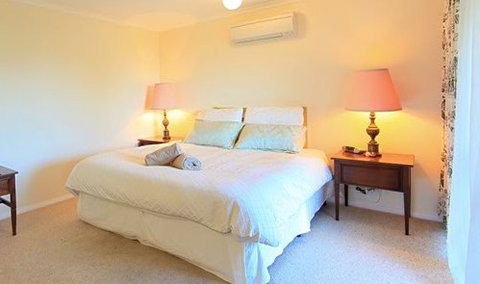 Queens Cottage - Accommodation Batemans Bay 4