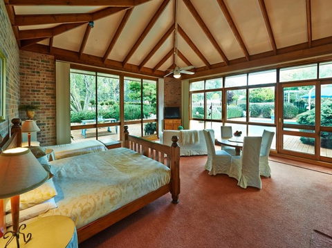 The Garden Room Bed And Breakfast - Accommodation Batemans Bay 3