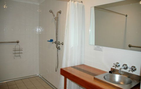 Carrs Hunter Valley Macadamia Farm Guest House - Accommodation Batemans Bay 3