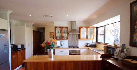 Cicada Country House - Accommodation Batemans Bay 0