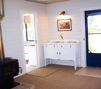 Cherry Lane Cottage - Accommodation Batemans Bay 3