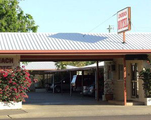 Longreach Motel - Accommodation Batemans Bay 1