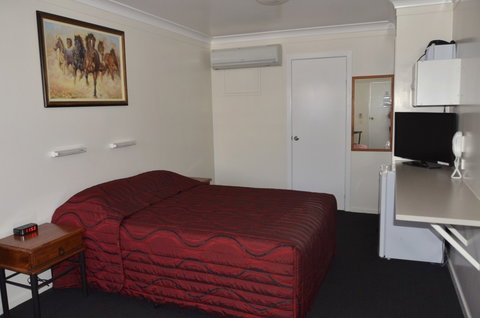Waltzing Matilda Motor Inn - Accommodation Batemans Bay 0