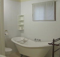 Cosy Cottage - Holiday Home - Accommodation Batemans Bay