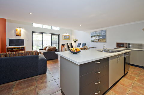 Peppi Lane Apartment - Accommodation Batemans Bay 2