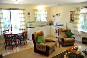 Uhuru Chalets - Accommodation Batemans Bay 1