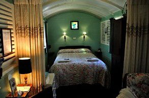 Uhuru Chalets - Accommodation Batemans Bay 3