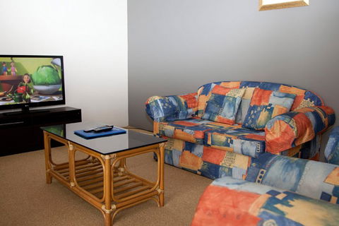 Ambassador Apartments Holiday Units - Accommodation Batemans Bay 5
