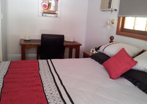 B & B On Sunrise - Accommodation Batemans Bay 4