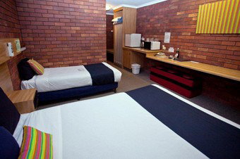 Comfort Inn Blue Shades - Accommodation Batemans Bay 1